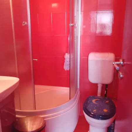 Pinky Life Apartment *