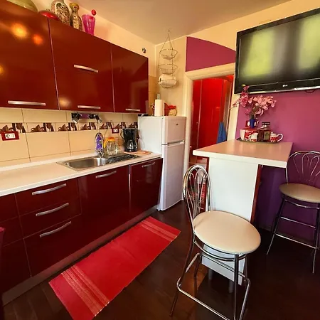 Pinky Life Apartment Split